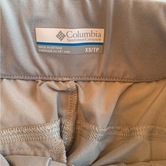 🩳Columbia Sports Shorts - Grey and Pink, Women’s Size XS🩳 - Picture 3 of 5